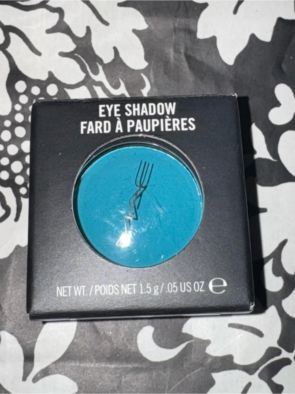 MAC Cosmetics Jewel Blue eyeshadow